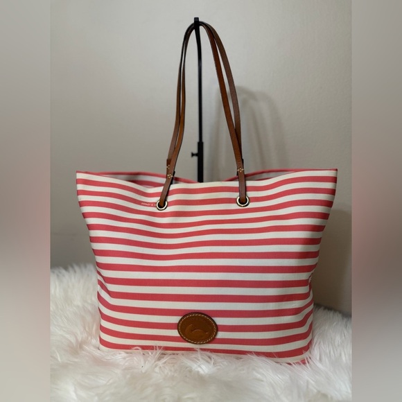 Dooney & Bourke Women's Stripe Shopper Tote Red. NWOT - Picture 1 of 11
